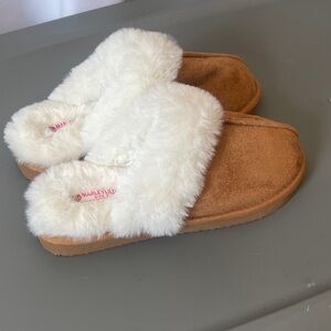 Marleylilly Size 7 NEW Women's Cozy Slippers Faux Fur Suede Slippers